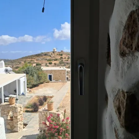 Semesterbostad Paros Traditional Windmill In Lefkes