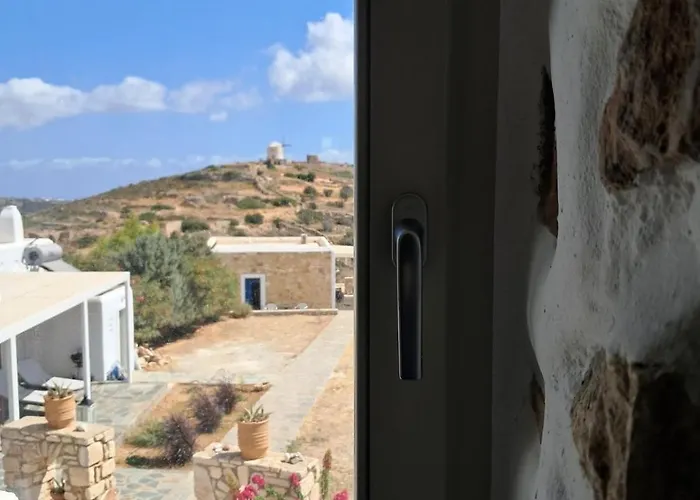 Semesterbostad Paros Traditional Windmill In Lefkes
