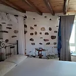 Paros Traditional Windmill In Lefkes Feriehus