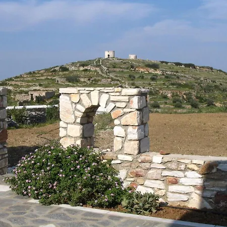 Paros Traditional Windmill In Lefkes 雷夫克斯
