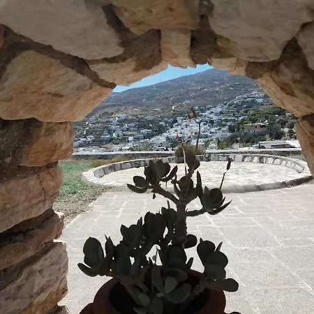 Paros Traditional Windmill In Lefkes 雷夫克斯