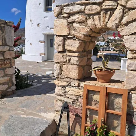 Casa de Férias Paros Traditional Windmill In Lefkes *