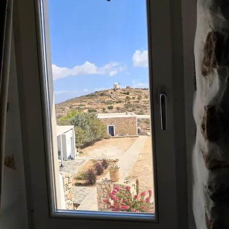 Casa de Férias Paros Traditional Windmill In Lefkes *