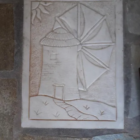 Paros Traditional Windmill In Lefkes Casa de Férias *