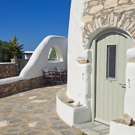 Paros Traditional Windmill In Lefkes Casa de Férias