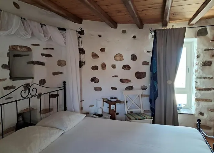 Paros Traditional Windmill In Lefkes 度假居